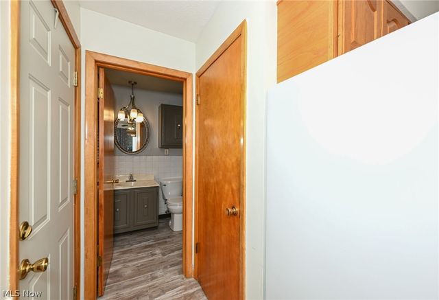 141 26th Street NW, Barberton, OH 44203