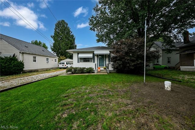 141 26th Street NW, Barberton, OH 44203