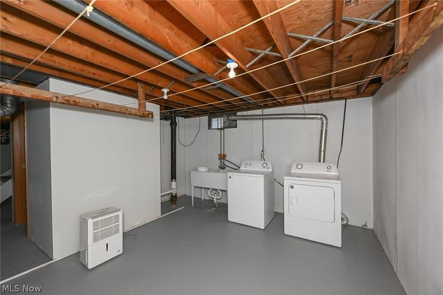 141 26th Street NW, Barberton, OH 44203