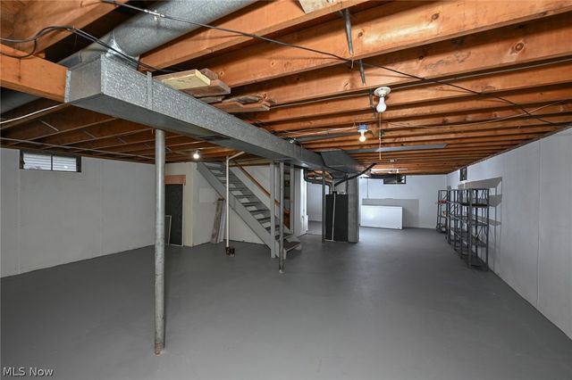 141 26th Street NW, Barberton, OH 44203