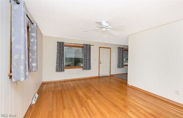 141 26th Street NW, Barberton, OH 44203