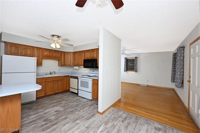 141 26th Street NW, Barberton, OH 44203