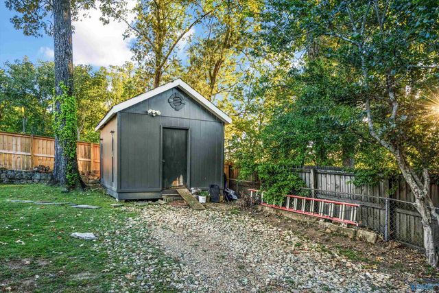 1104 Alta Vista Avenue SE, Huntsville, AL 35801