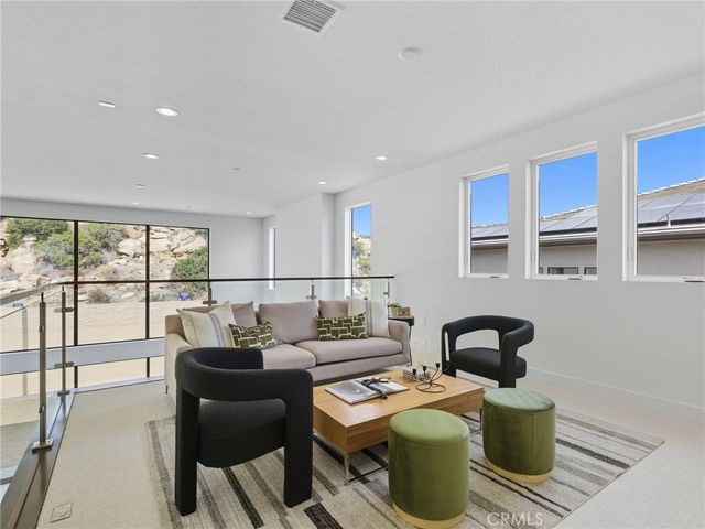 9539 N Andora Avenue, Chatsworth, CA 91311