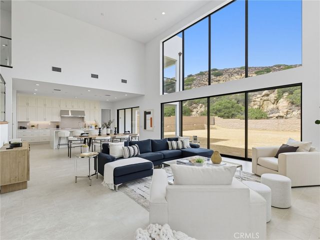 9539 N Andora Avenue, Chatsworth, CA 91311