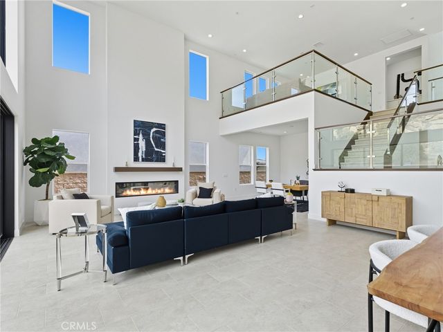 9539 N Andora Avenue, Chatsworth, CA 91311