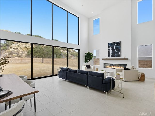 9539 N Andora Avenue, Chatsworth, CA 91311