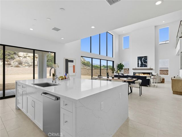 9539 N Andora Avenue, Chatsworth, CA 91311