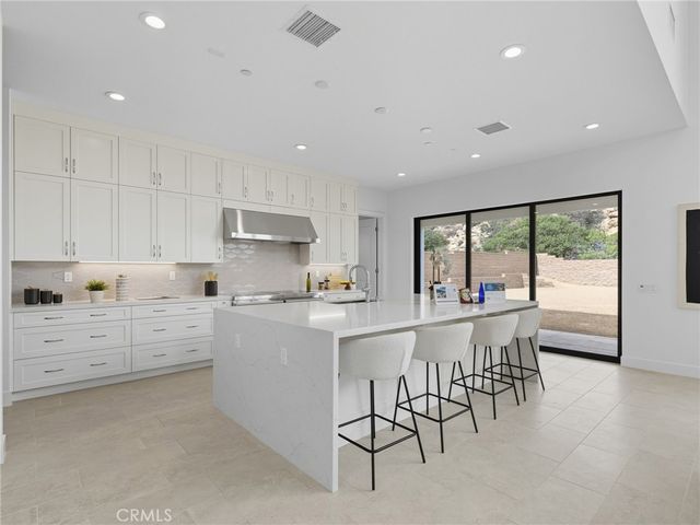 9539 N Andora Avenue, Chatsworth, CA 91311