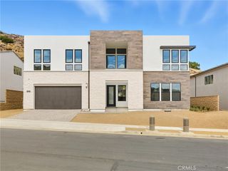 9539 N Andora Avenue, Chatsworth, CA 91311