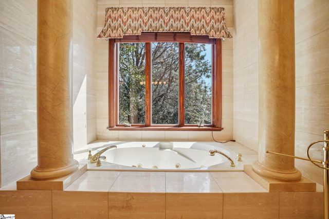 212 Flintrock Knob Lane, Landrum, SC 29356