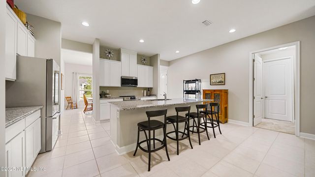 1628 LEWIS LAKE Lane, Middleburg, FL 32068