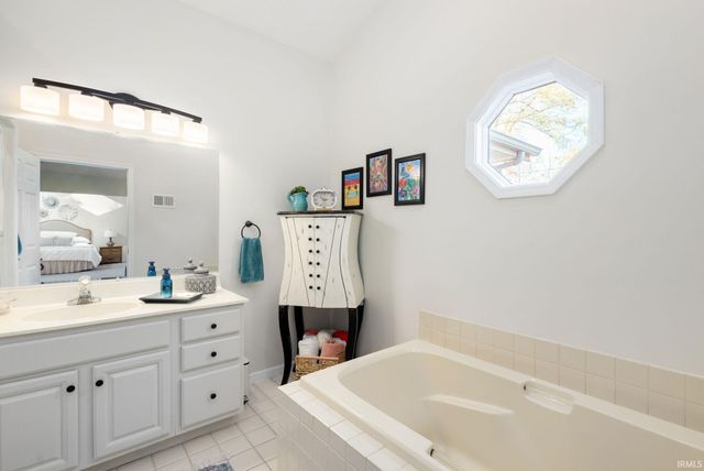 60020 Scott Street, South Bend, IN 46614