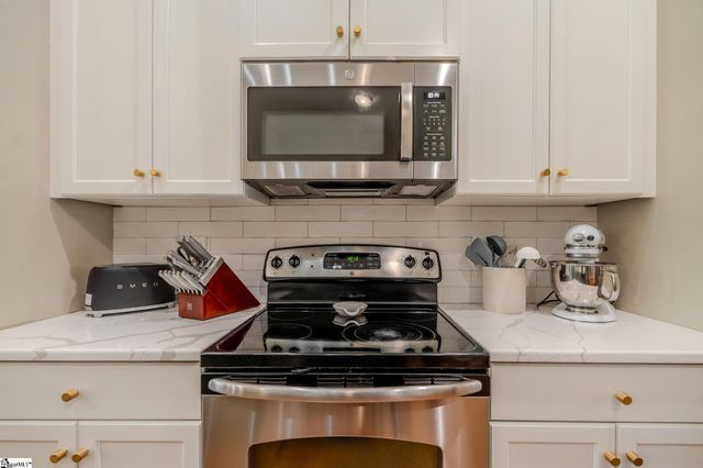 10 Wiscasset Way, Greenville, SC 29615