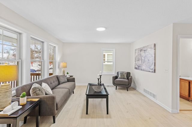 2210 Irving Avenue N, Minneapolis, MN 55411