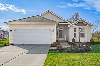 5426 Carleton Lake Drive, Lockport Town, NY 14094