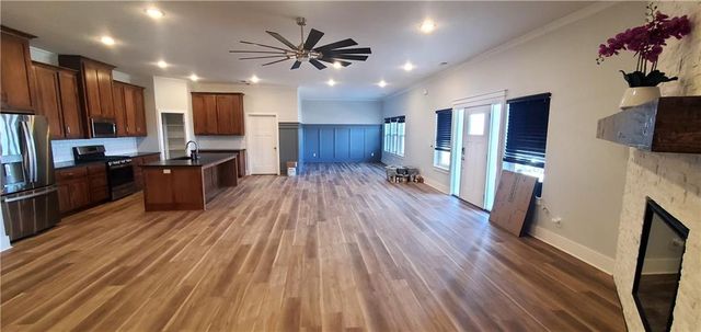 7614 S Morris Road, Oak Grove, MO 64075