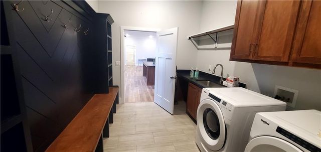 7614 S Morris Road, Oak Grove, MO 64075