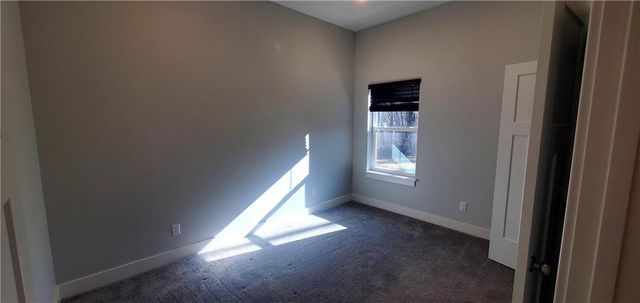 7614 S Morris Road, Oak Grove, MO 64075