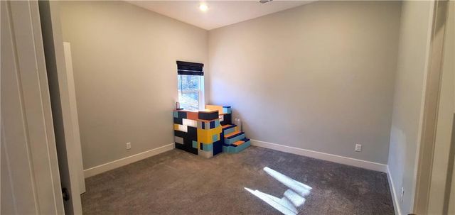 7614 S Morris Road, Oak Grove, MO 64075