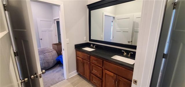 7614 S Morris Road, Oak Grove, MO 64075