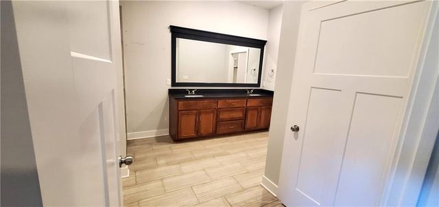 7614 S Morris Road, Oak Grove, MO 64075