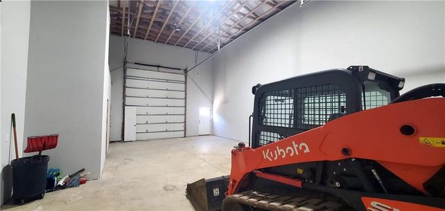 7614 S Morris Road, Oak Grove, MO 64075