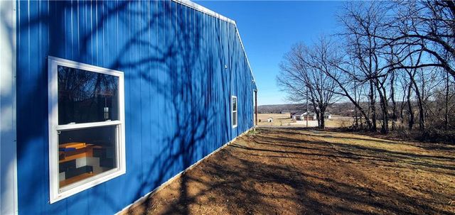 7614 S Morris Road, Oak Grove, MO 64075