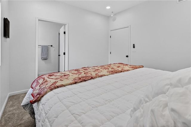 2015 S Lees Summit Road, Independence, MO 64050