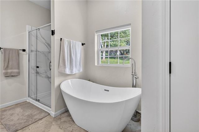 2015 S Lees Summit Road, Independence, MO 64050