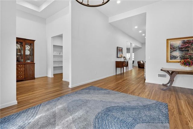 2015 S Lees Summit Road, Independence, MO 64050