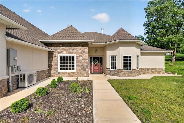 2015 S Lees Summit Road, Independence, MO 64050