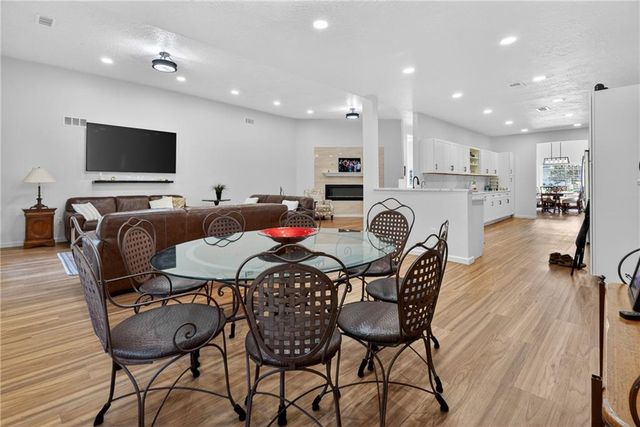 2015 S Lees Summit Road, Independence, MO 64050