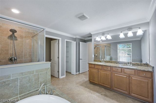 2262 Vermont LN, Naples, FL 34120