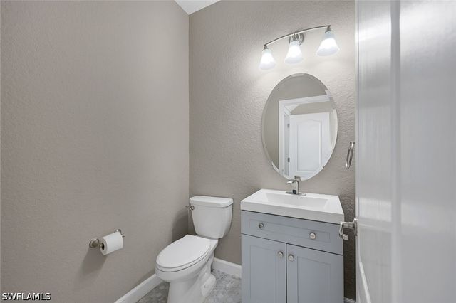 2262 Vermont LN, Naples, FL 34120