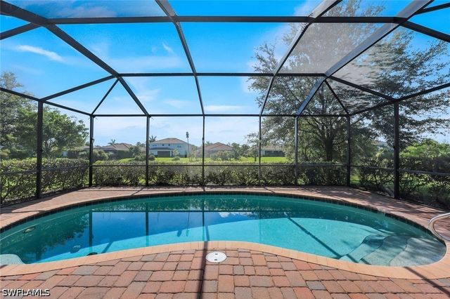 2262 Vermont LN, Naples, FL 34120