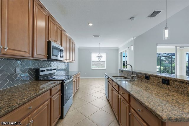 2262 Vermont LN, Naples, FL 34120