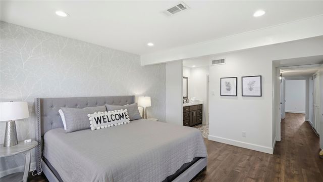 133 World Of Tennis SQ, Lakeway, TX 78738