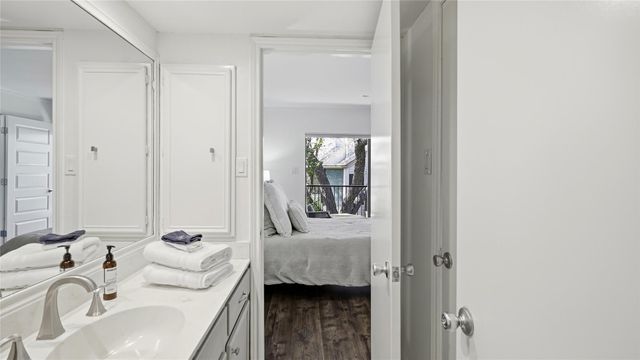 133 World Of Tennis SQ, Lakeway, TX 78738