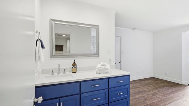 133 World Of Tennis SQ, Lakeway, TX 78738