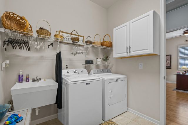 1652 Murrell Pl., Murrells Inlet, SC 29576