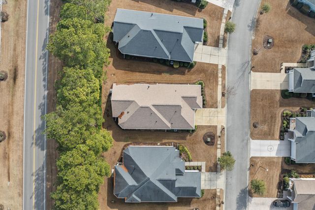 1652 Murrell Pl., Murrells Inlet, SC 29576