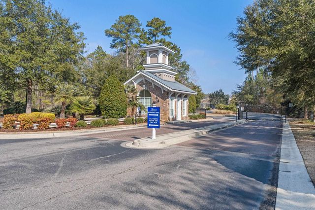 1652 Murrell Pl., Murrells Inlet, SC 29576