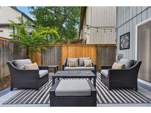 8962 Sw 75TH Pl, Portland, OR 97223