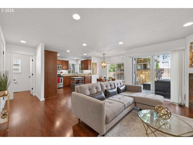 8962 Sw 75TH Pl, Portland, OR 97223