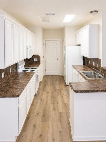 203 N Burberry Park Circle, The Woodlands, TX 77382
