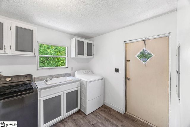 136 Topaz Drive, Gray Court, SC 29645