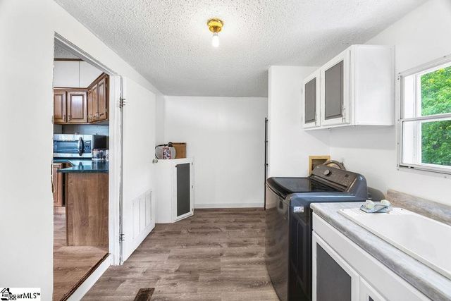 136 Topaz Drive, Gray Court, SC 29645