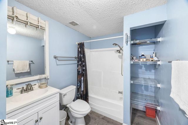 136 Topaz Drive, Gray Court, SC 29645