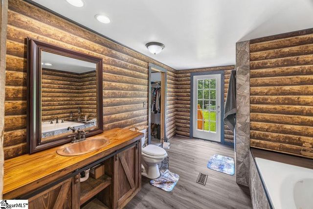 136 Topaz Drive, Gray Court, SC 29645